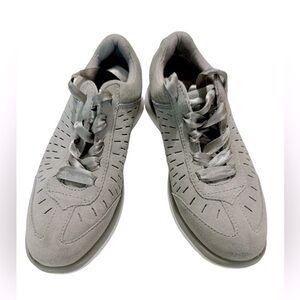 UGG Women’s Size 6 Sneakers